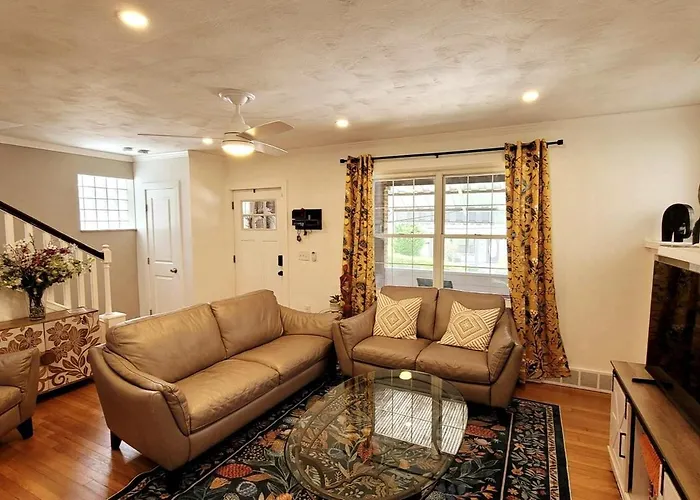 Holiday home The Brookline Retreat